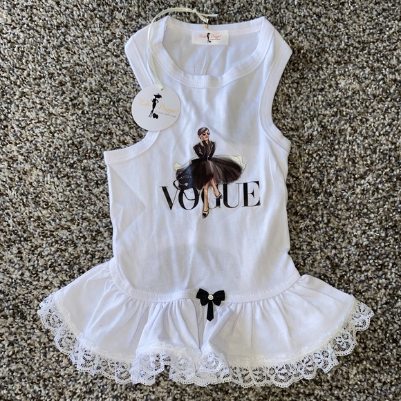 VOUGE Dog T-Shirt Brand New